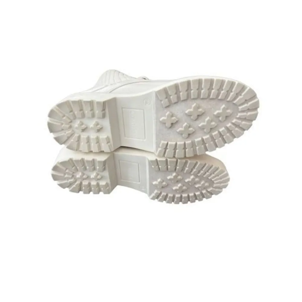 Calvin Klein  Lace-up Boots size 9.5 - Image 4