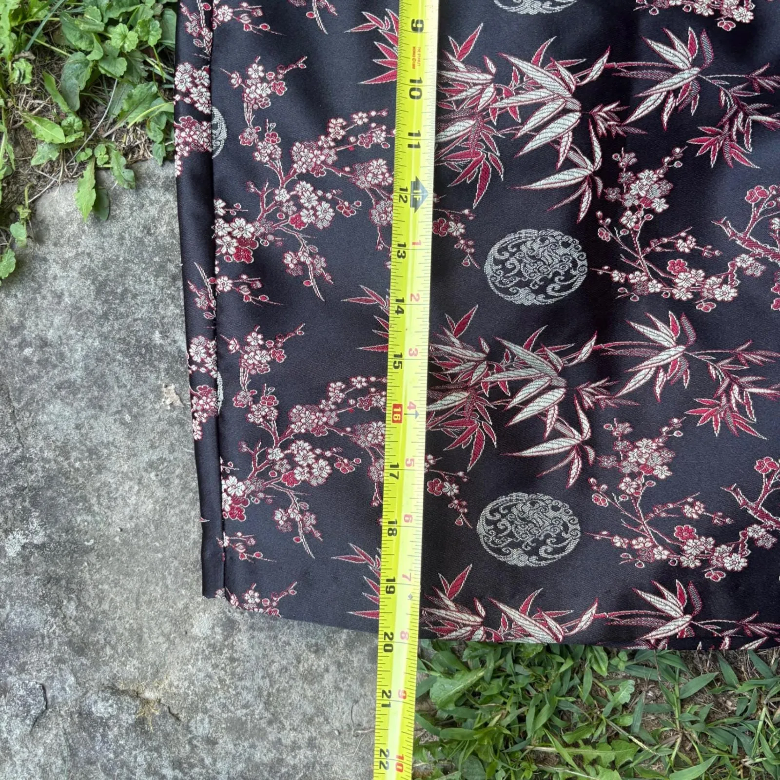 XOXO Women's Size‎ 3 Mini Skirt Black Asian Floral Print Y2K Career Casual Retro - Image 3