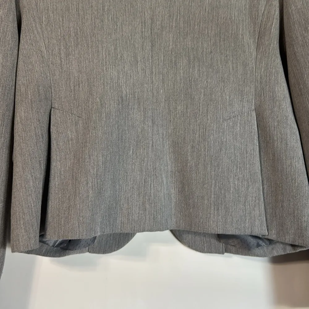 Single Breasted Hourglass Fitted Silhouette Blazer Light Grey Size 2 - Image 6