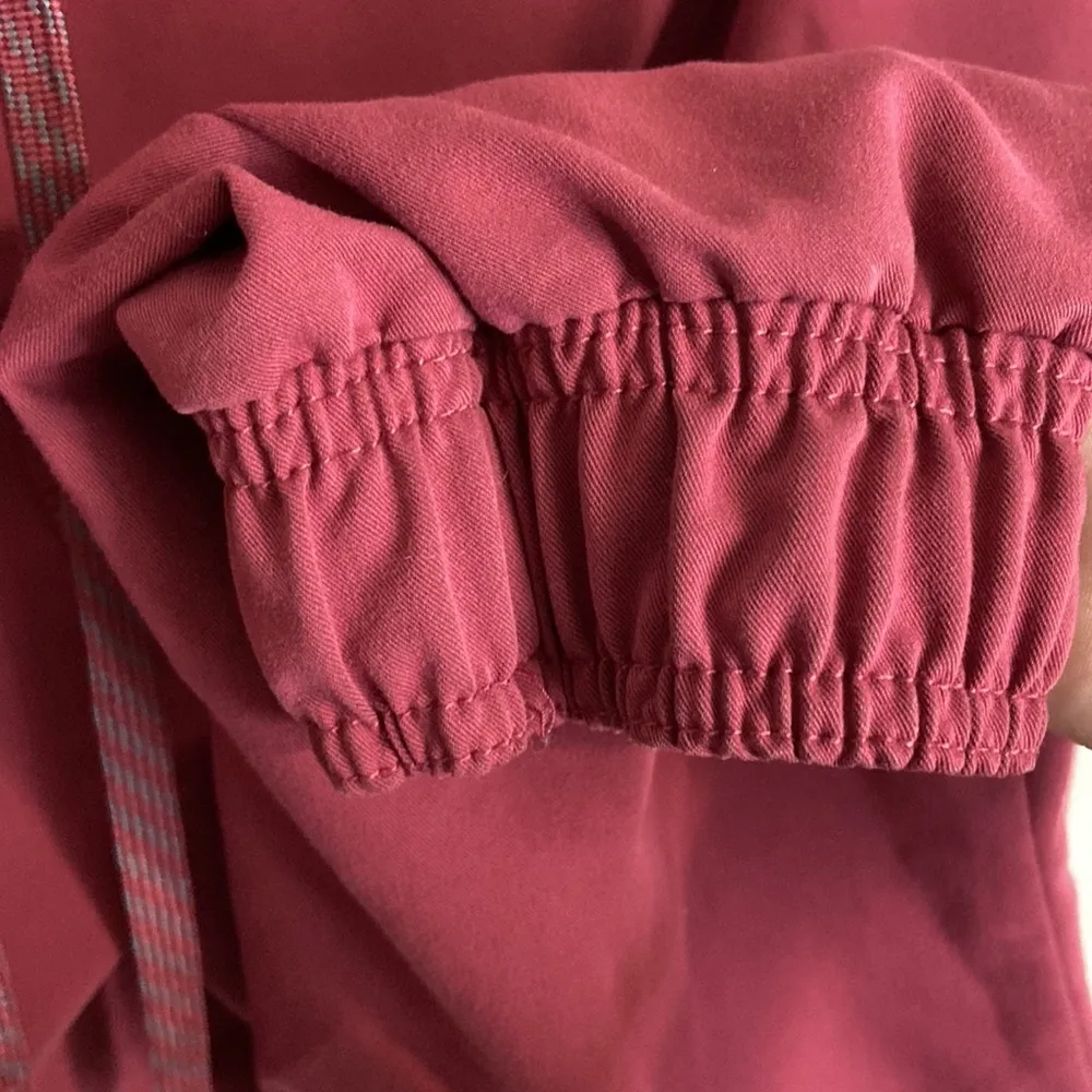 Jaanuu mauve pink jogger scrub pants size large - Image 4