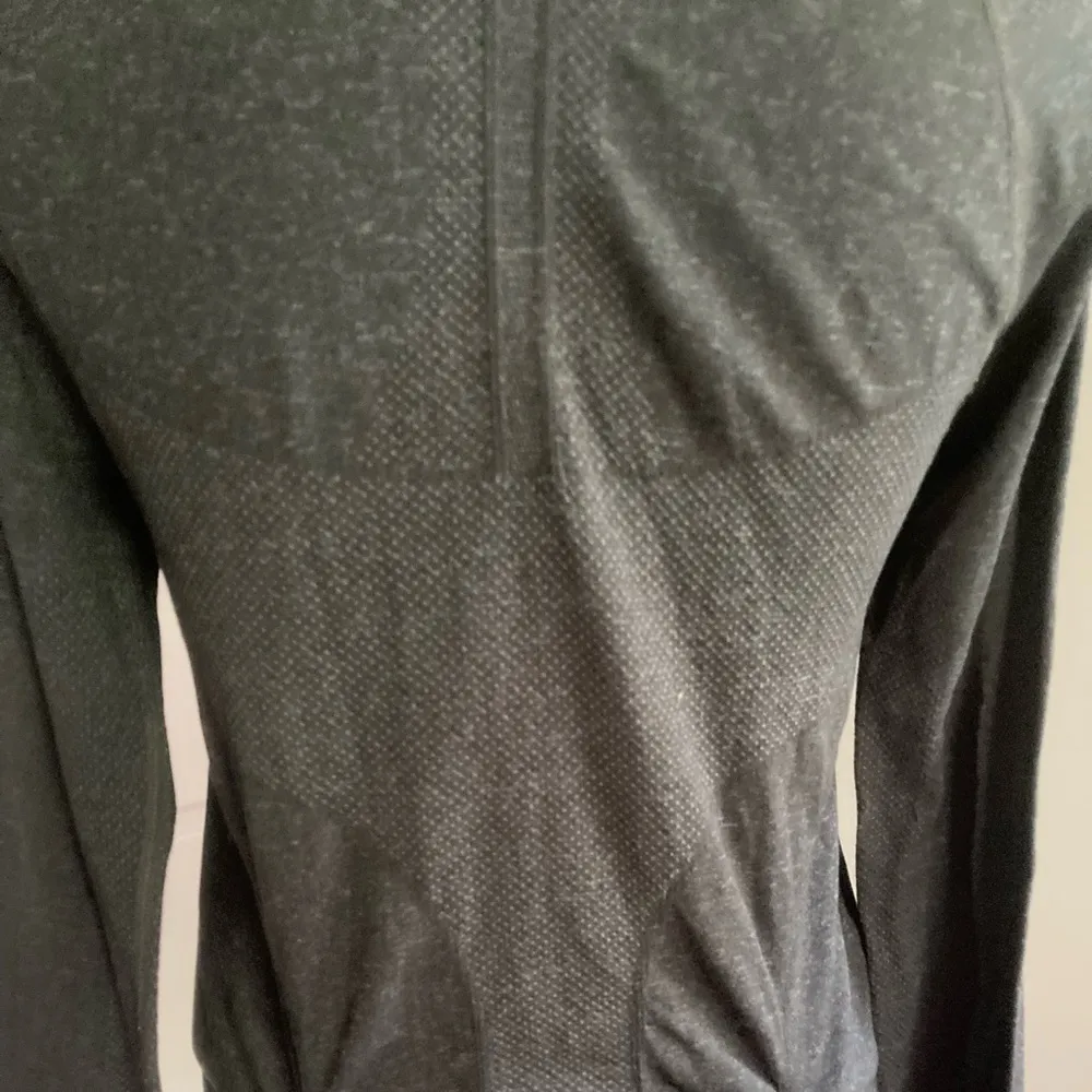 Athleta Fast Track Quarter Zip Pullover Size Small - Image 12