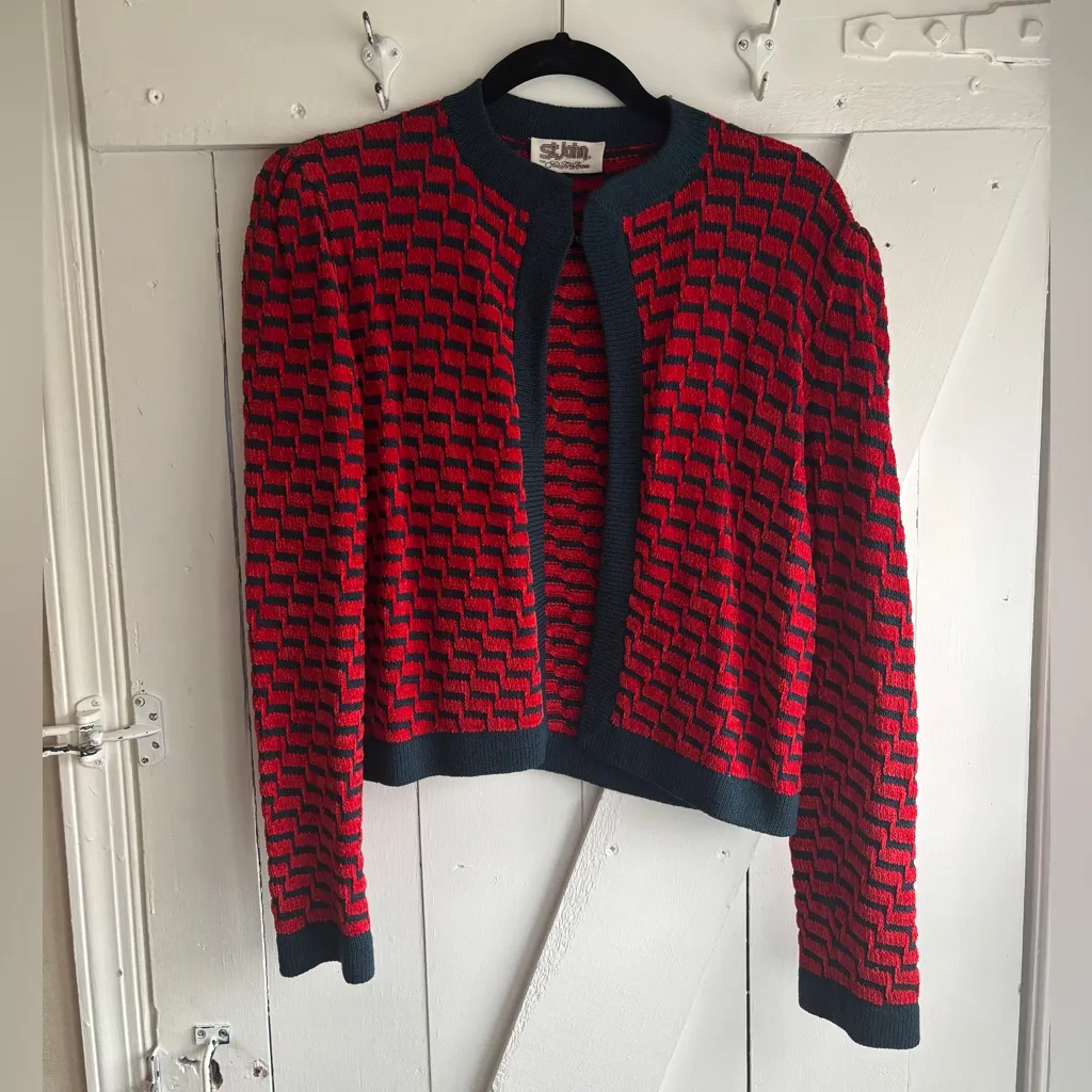 St. John for Saks Fifth Avenue Red & Navy Cardigan Sweater Jacket USA Made Sz 10 - Image 2