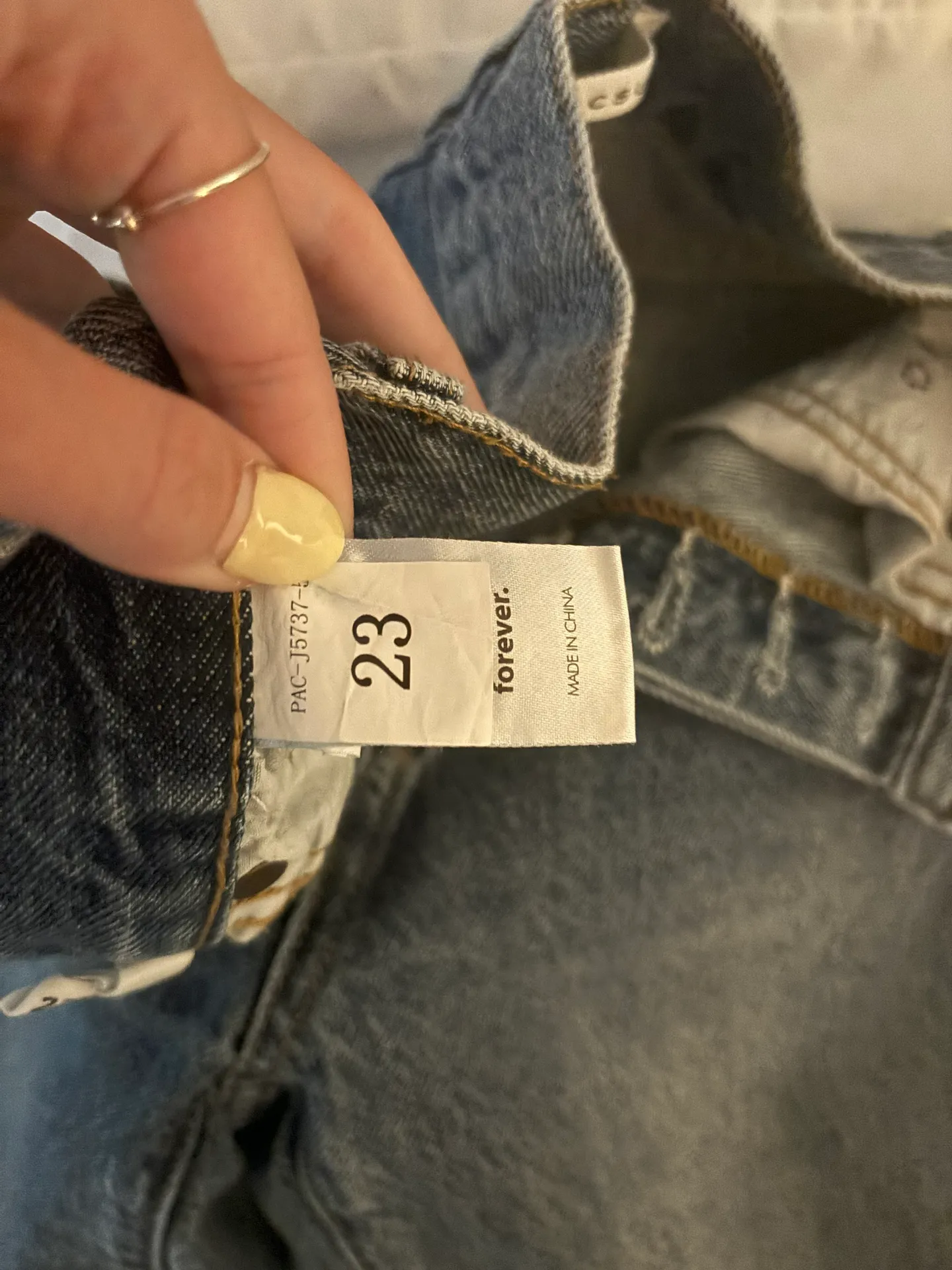 Highwaisted Jeans - Image 4