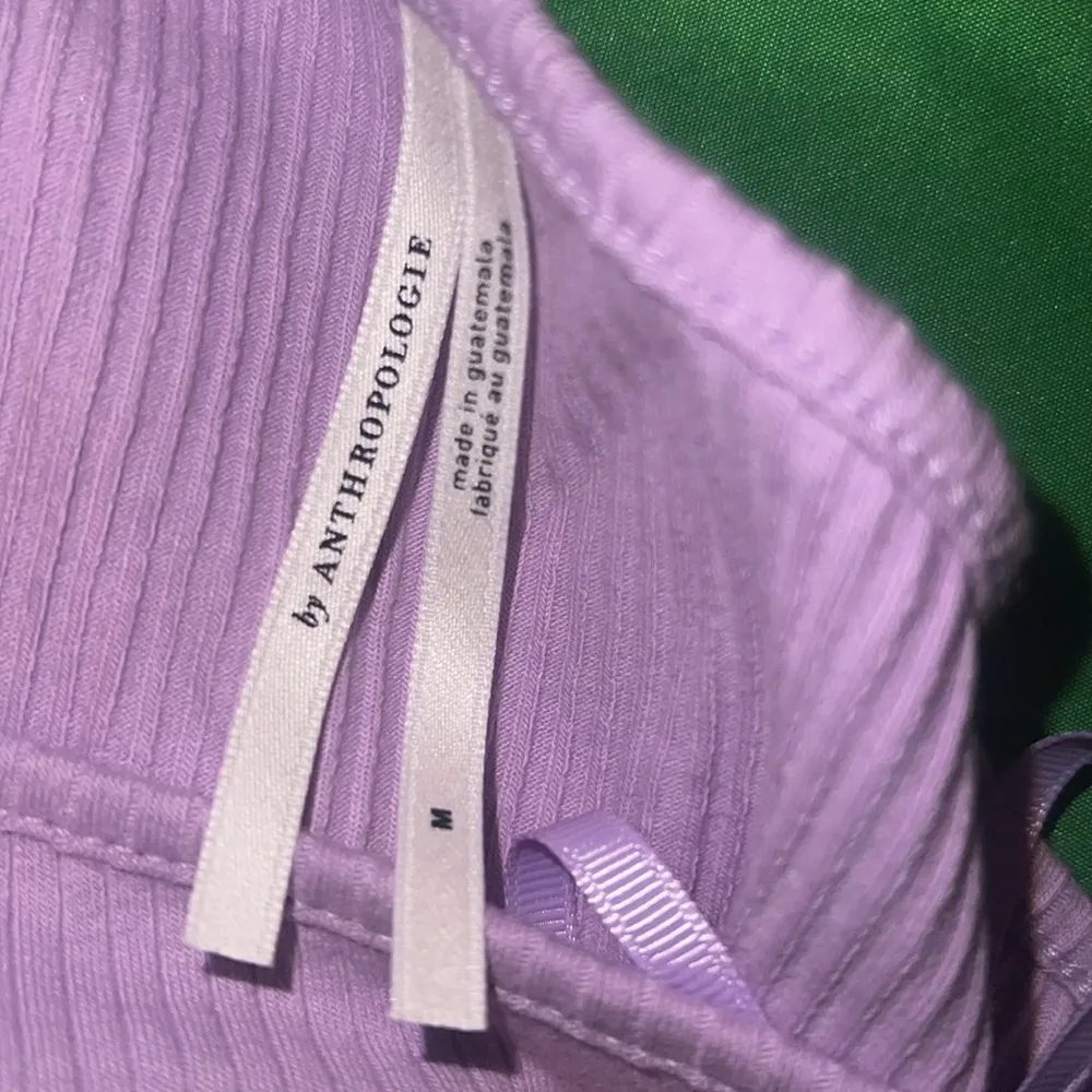 Anthropologie Lavender Asymmetrical Tank Top size Medium - Image 3