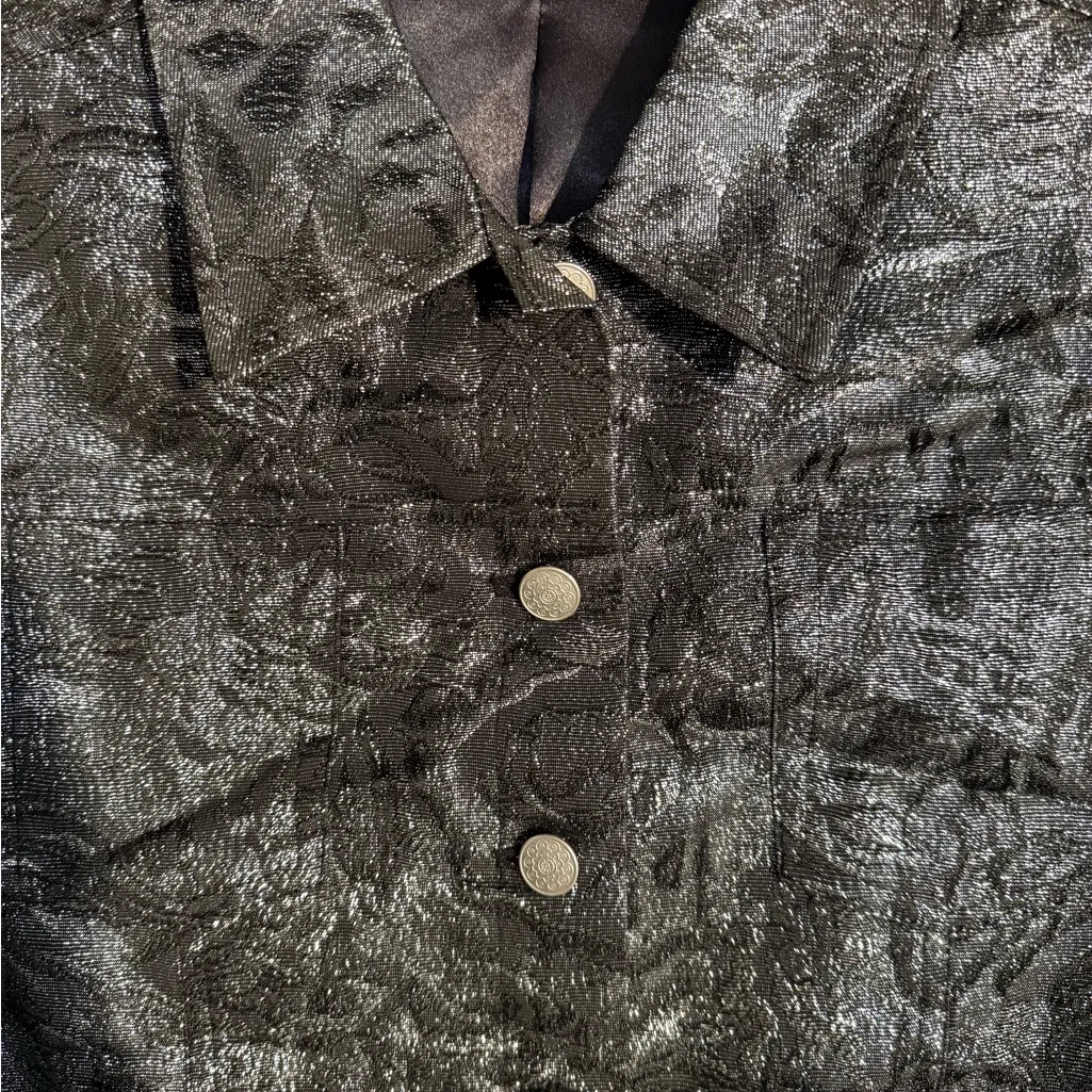 Laura Ashley Metallic Black Textured Button-Front Cropped Jacket Blazer - Small - Image 3