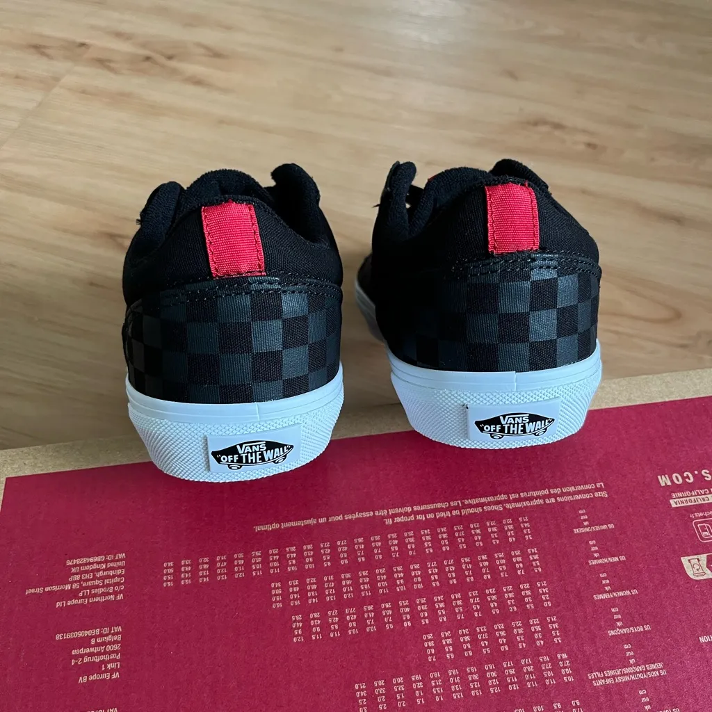 Vans Seldan Checkerboard Black Shoes Kids 6.0 US Women 7.5 US - Image 6