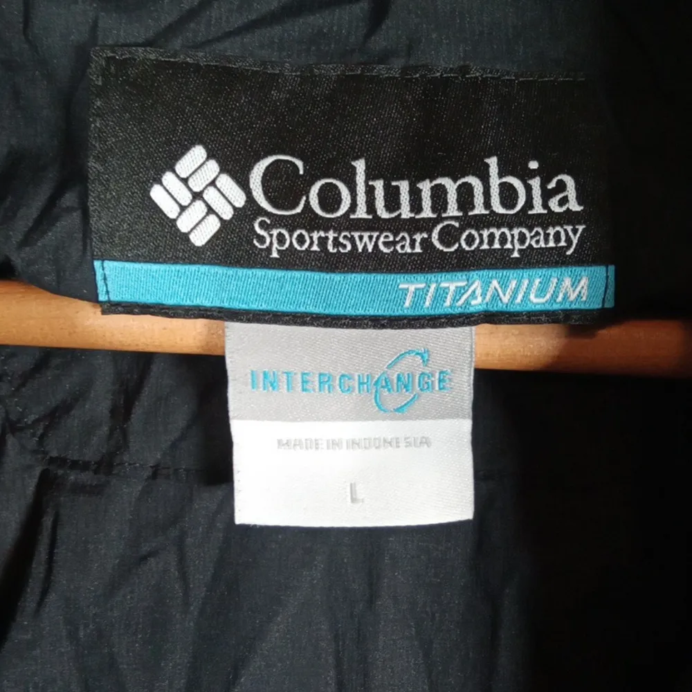 Columbia interchange titanium black jacket women size large - Image 3