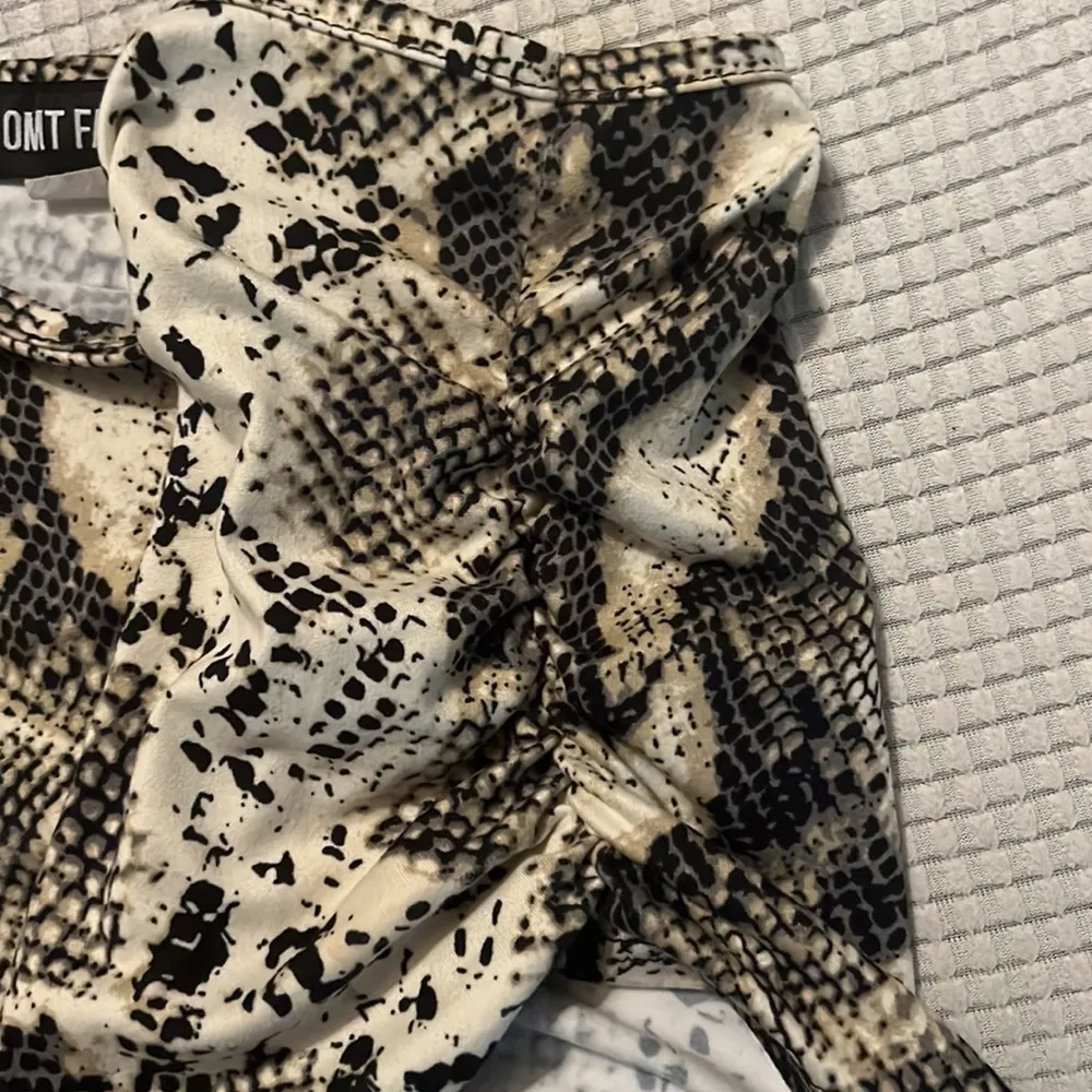 snake print crop top - Image 4