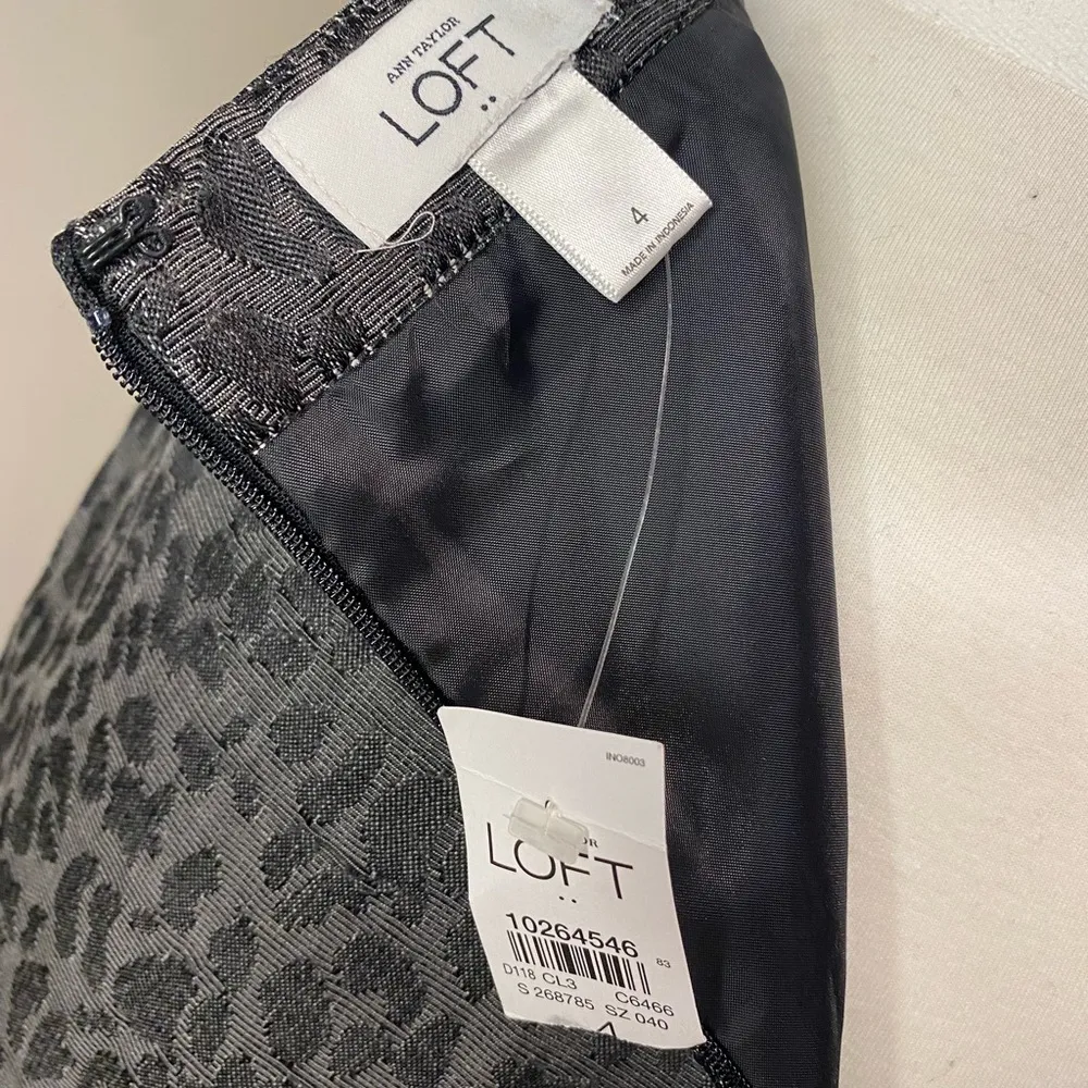 Ann Taylor Loft Black Gray Leopard Print Skirt Size 4 - Image 13
