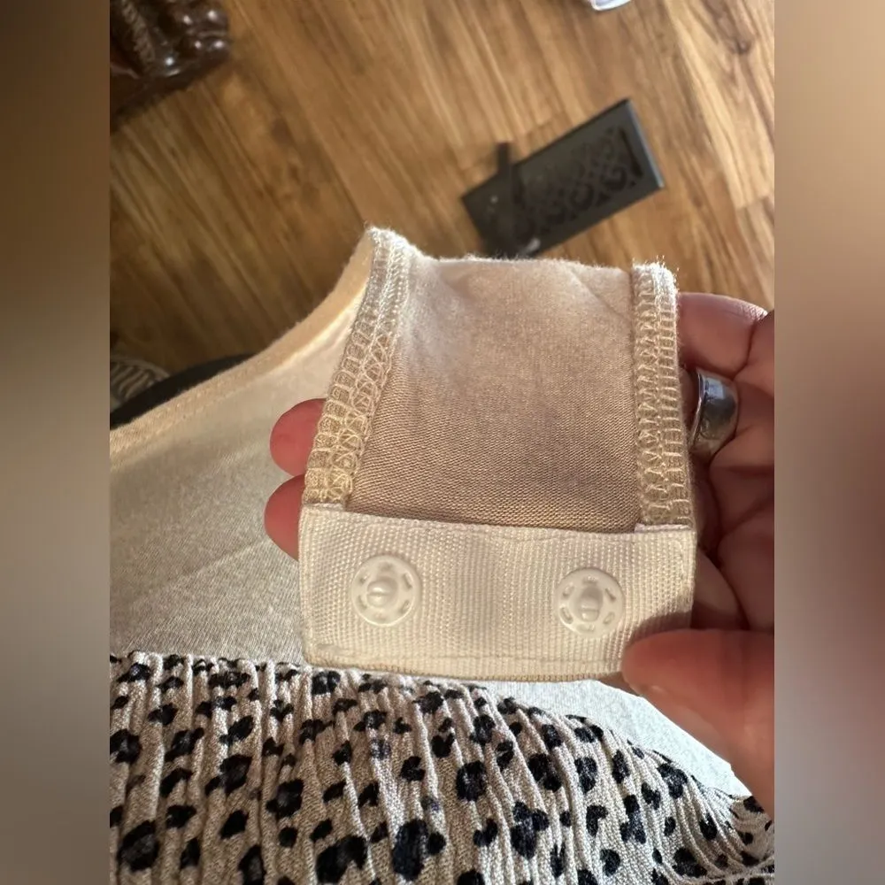 EUC Peach Love animal prints Boho Blouse Bell Sleeves Bodysuit Sz M - Image 7