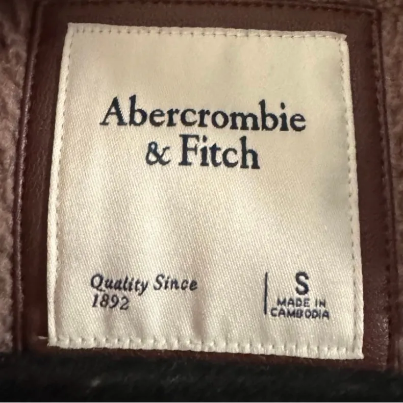 Abercrombie & Fitch Brown Fleece Pullover - Image 3