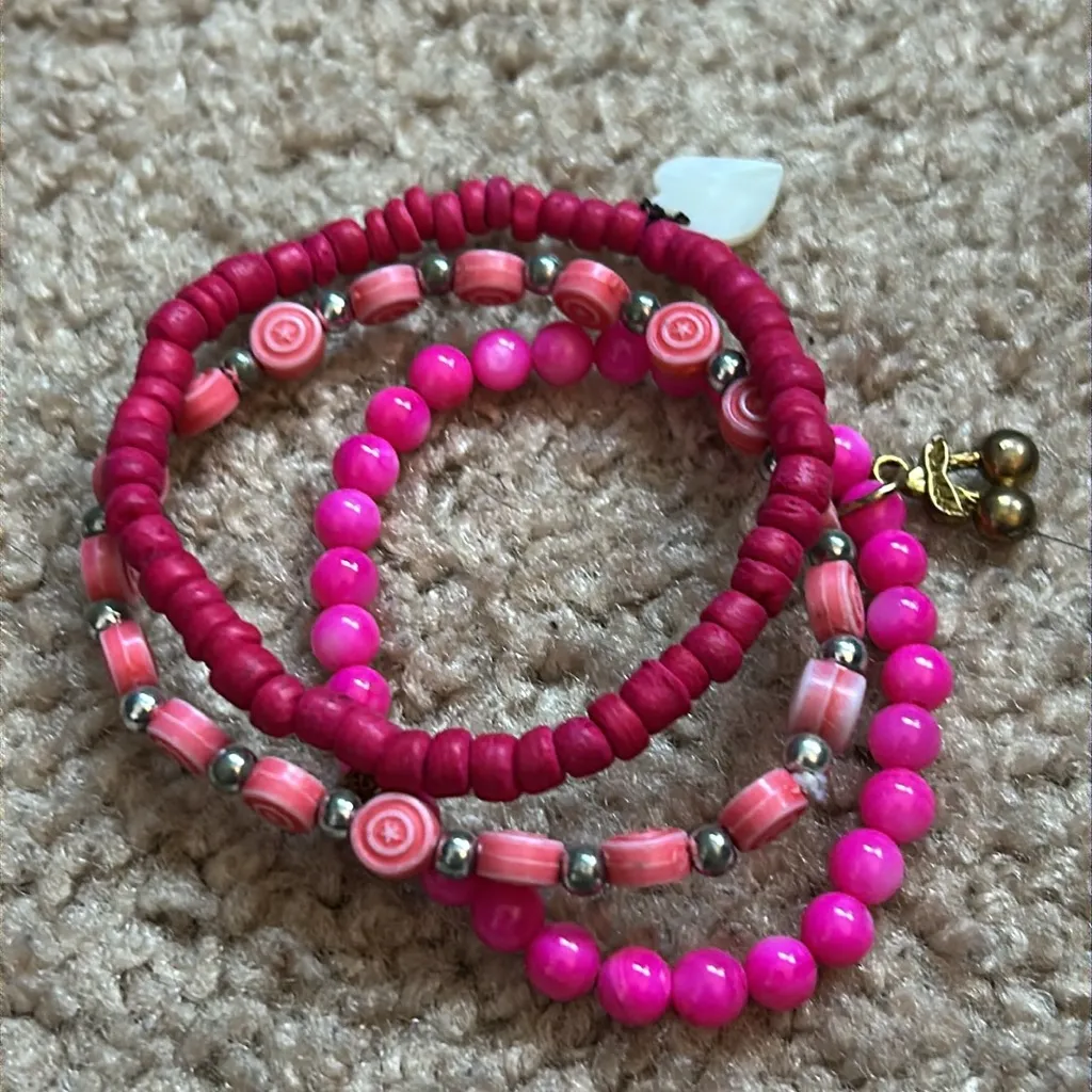 Set of 3 women’s pink beaded charm bracelets OS stretches‎ measurements shown - Image 4