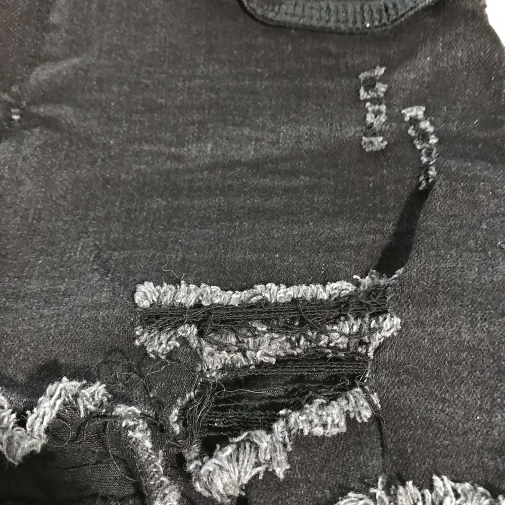 Mudd Jrs Black Short Shorts Jean Denim Distressed Lace Inserts Size 3 25” Waist - Image 6