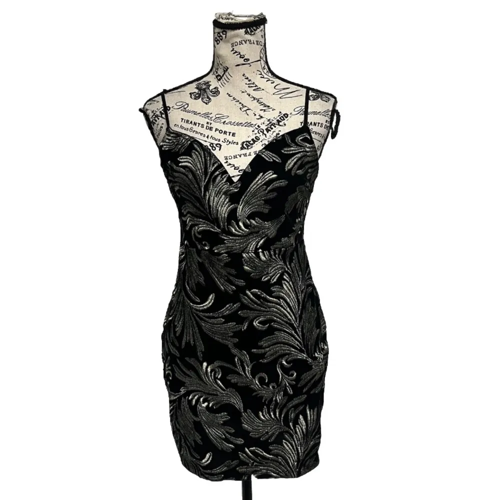 Blue Blush Black Velvet Embroidered Mini Dress Women’s M Bodycon Party Cocktail - Image 2