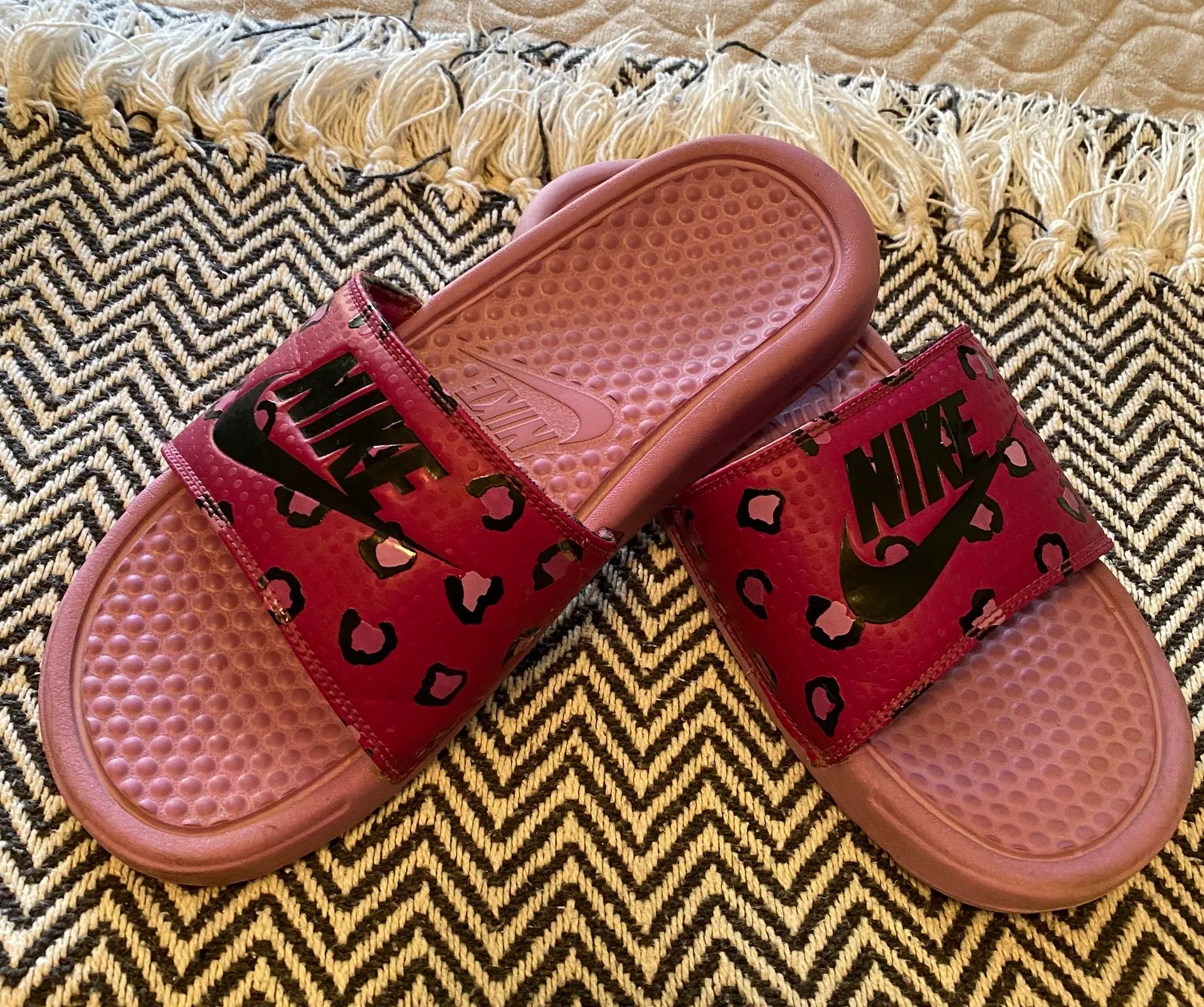 Nike Sandles - Image 2