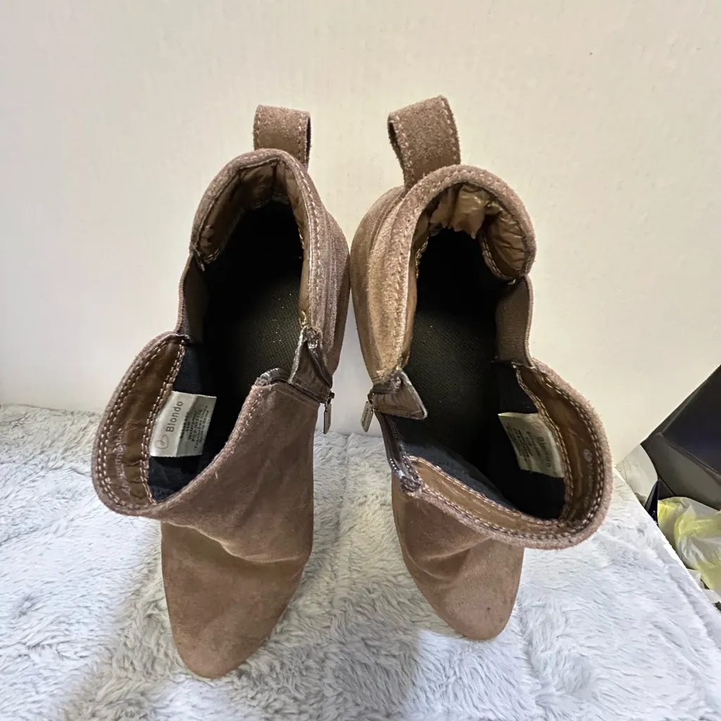 Blondo Tan Suede Chukka Boots - Image 8