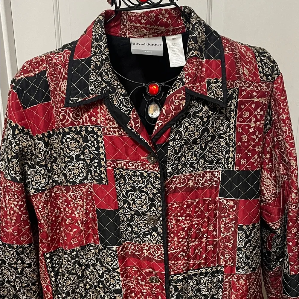 🍄🍄🍄BOGOHO 🍄🍄🍄Alfred Dunner Red and Black Silk Quilted Jacket-16P - Image 2