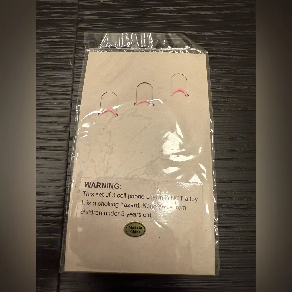 NEW Pack of (3) Pink and Silver Phone Charms Heart Star Bee Y2K Charms - Image 4