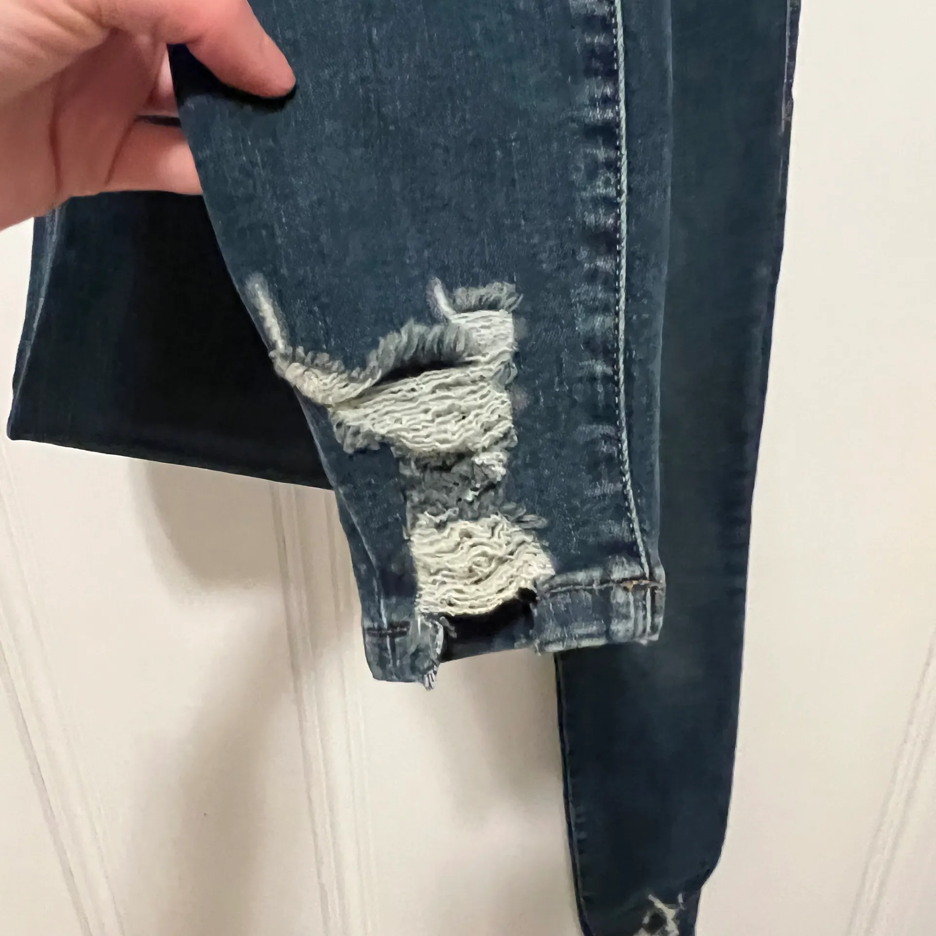 Good American Good Waist High Waist Dark Blue Destroyed Skinny Jean Size 2 / 26 - Image 4