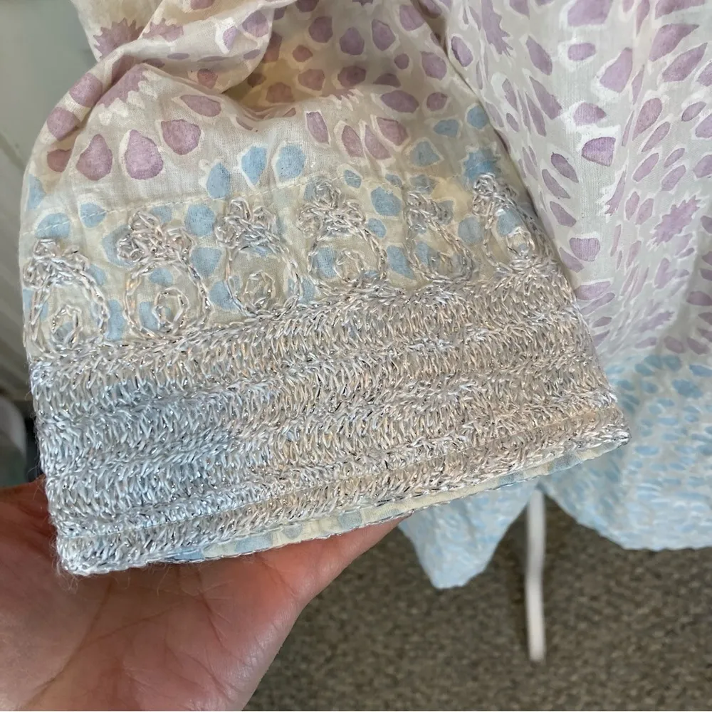 Roller Rabbit V-Neck Tunic Top Silver Stitching Like New - Small - Image 3