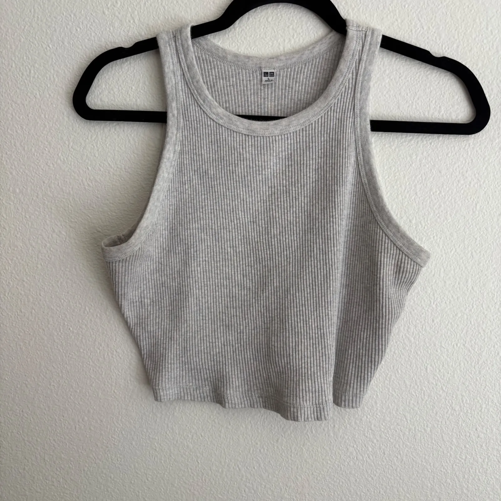 UNIQLO Gray Ribbed Cropped Tank Top Racerback Sleeveless Athletic Casual‎ - Image 3
