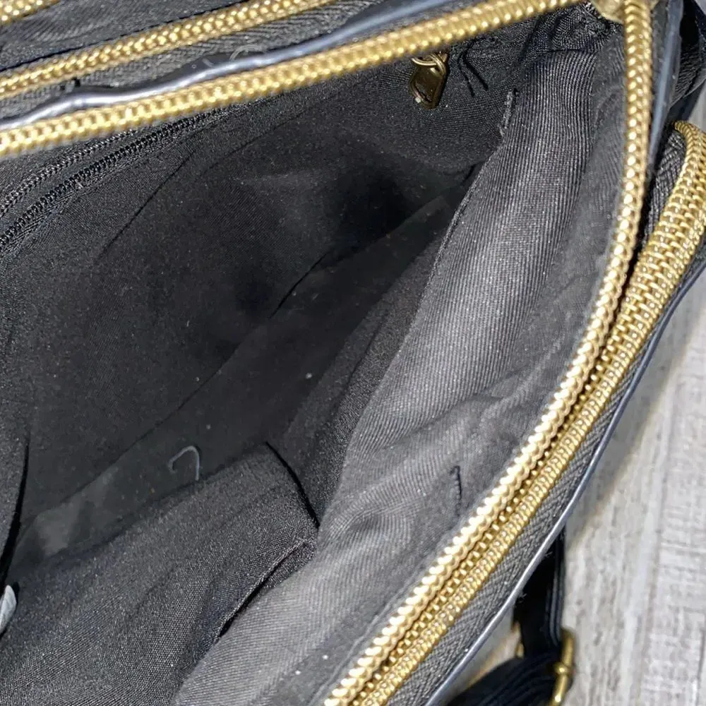 Faux leather crossbody purse with lots of compartments - Image 7