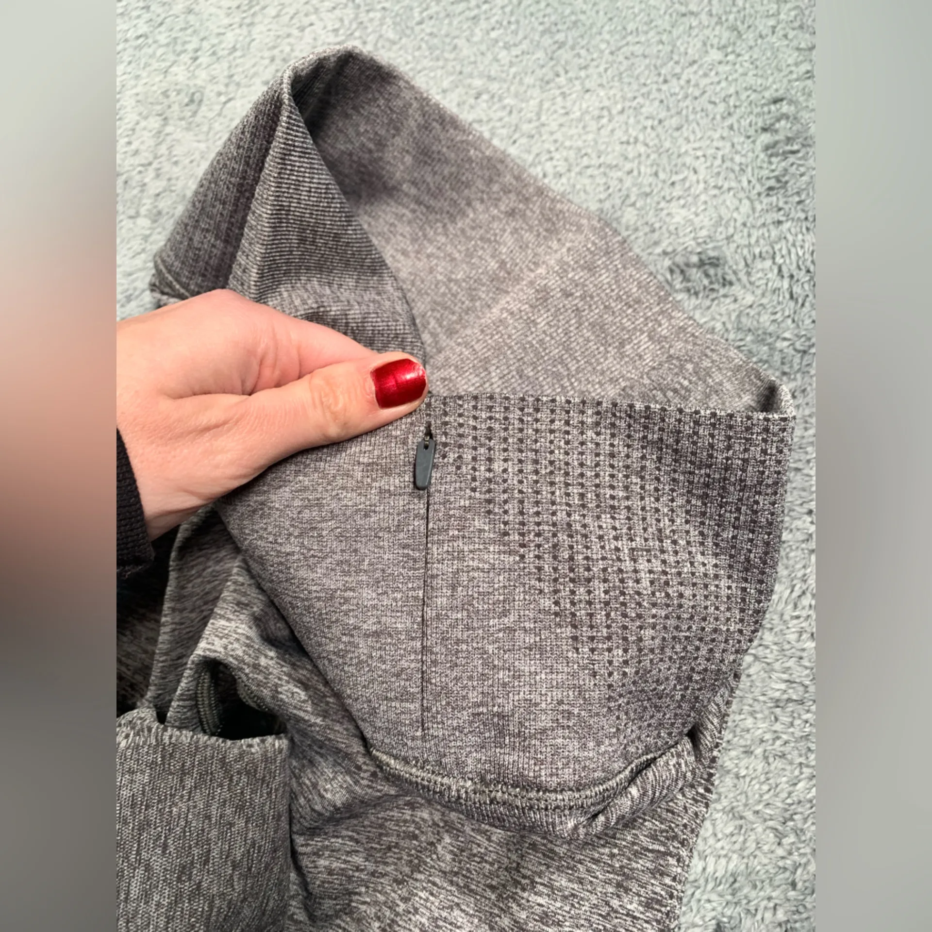 Gymshark gray leggings with pocket - Image 13