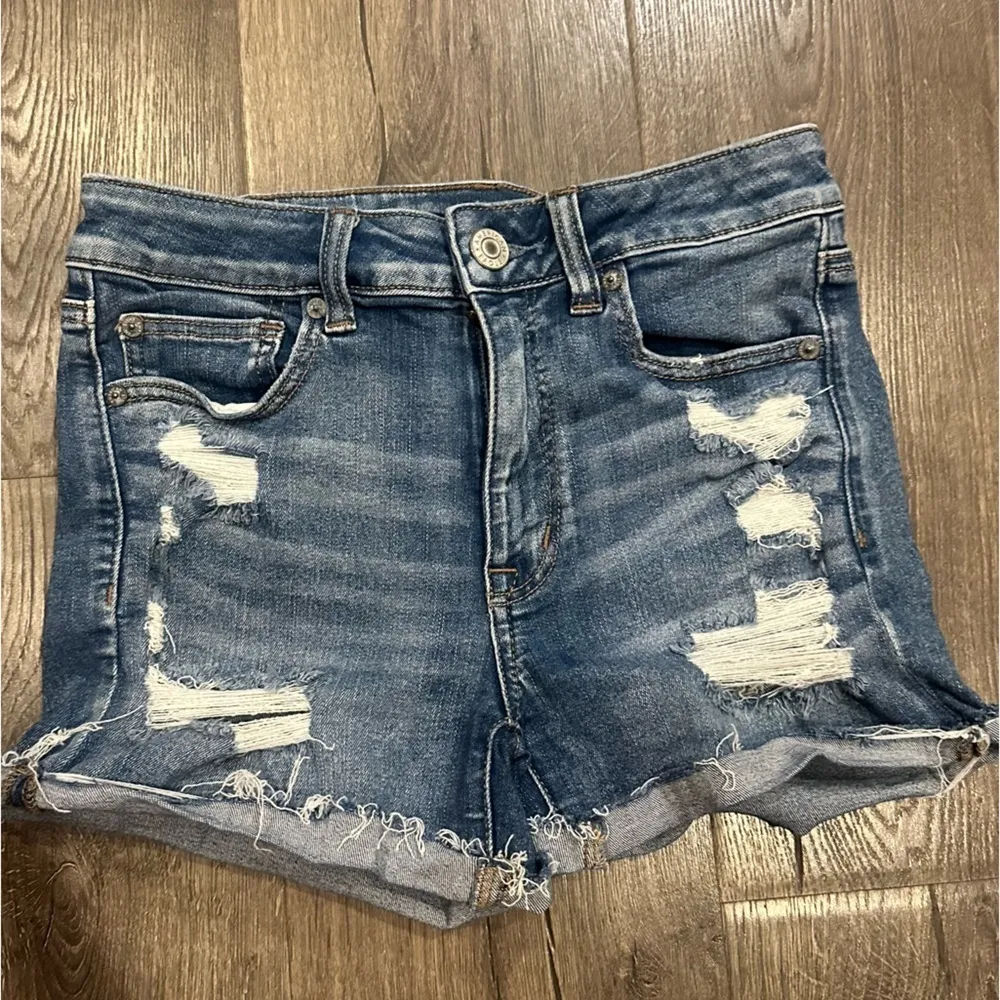 American Eagle Denim Jean Shorts Women's Next Level Stretch Hi Rise Shorty Sz 6 - Image 2