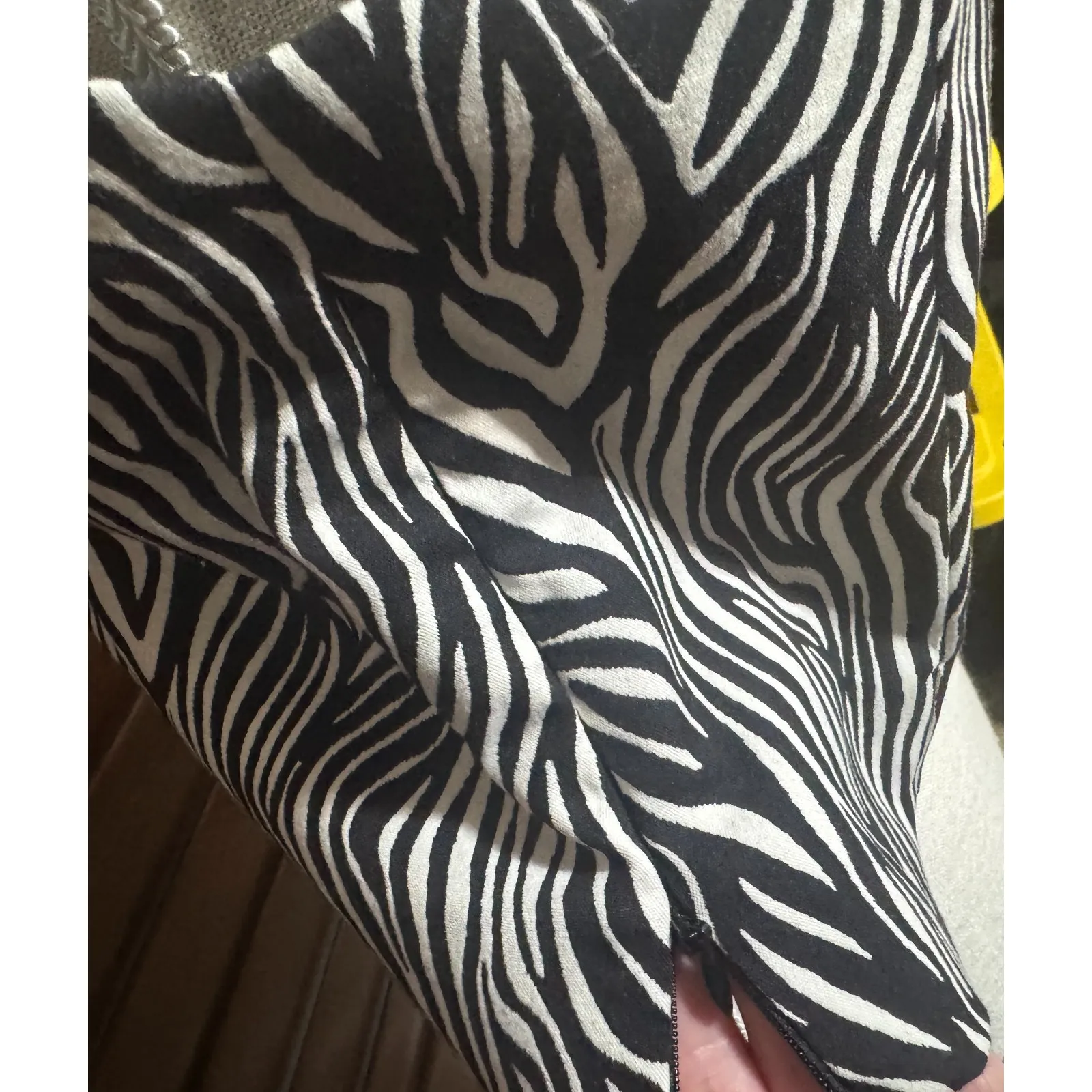 Milly NY Zebra print sleeveless top blouse zippered back sz 8 Old money career - Image 5