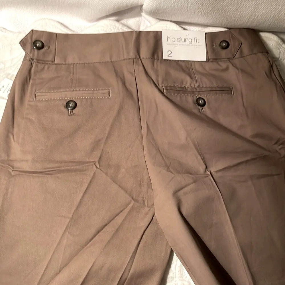 ..New** Gap Hip Slug Fit Bermuda Shorts - Image 2