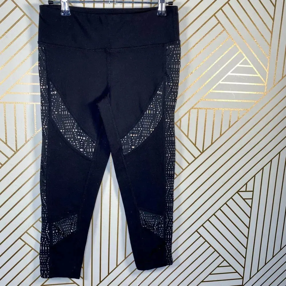 Alo Yoga Charm Capri‎ Leggings Cropped Laser Cut Mesh Stretch Black Size Small - Image 3