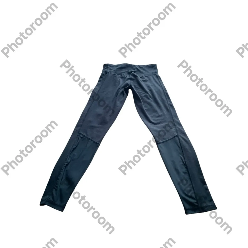 Puma Black Leggings with Sleek Design - Image 2