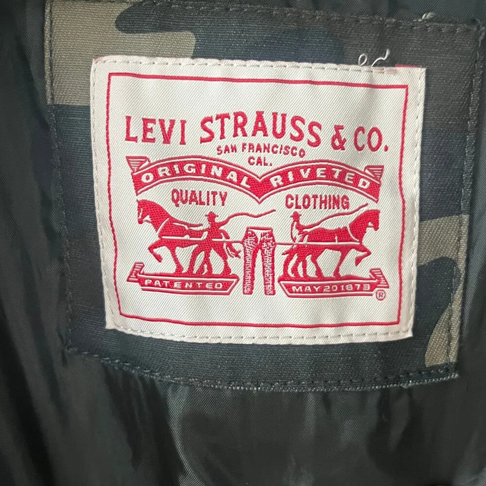 Levi's Women's Camouflage Hooded Utility Jacket Size S. NEW. - Image 8