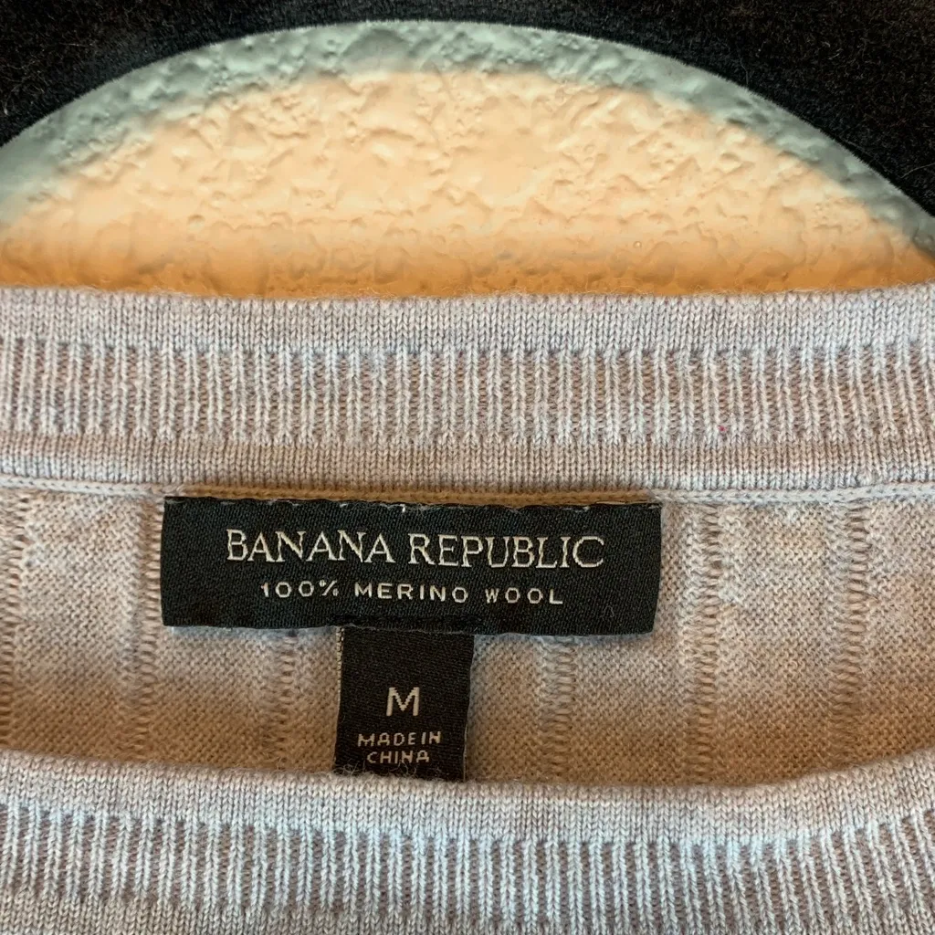 Banana Republic womens 3/4 sleeve grey sweater sz M Merino wool causal work warm - Image 2