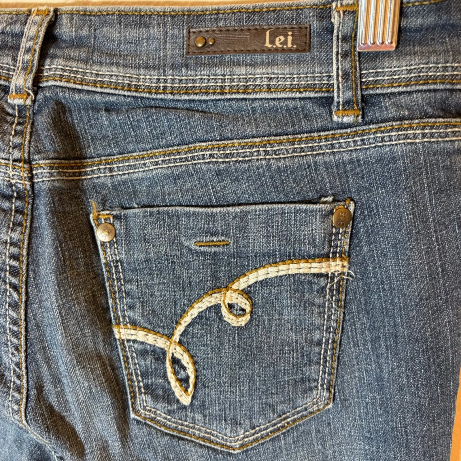 LEI Sophia Hiphugger Y2K Flare Jeans Blue Denim Stretch Size 9 - Image 6