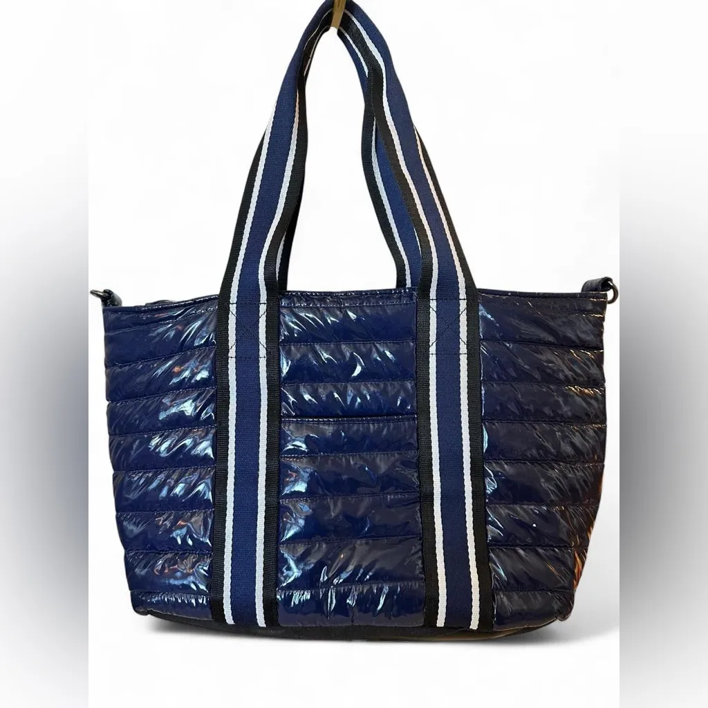 Think Royln Junior Jetset Wingman Tote – Glossy Navy Puffer Blue - Image 2