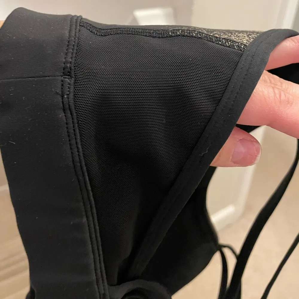 Reebok Women’s  Strappy Sports Bra Gold Black - Image 3