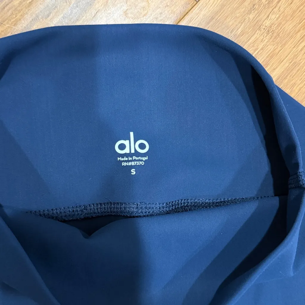 ALO Yoga Ripped Warrior Leggings Midnight Blue size S - Image 3