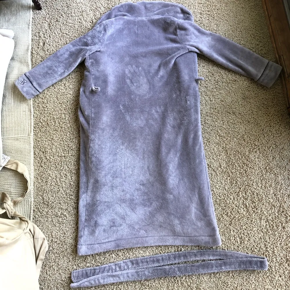 VS fuzzy bathrobe Sz XS - Image 2