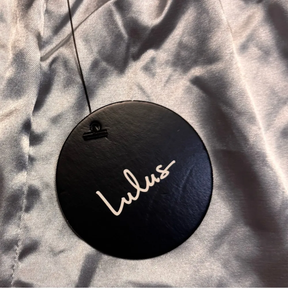 Lulus Sweetest Dreams Silver Satin Ruffled Pajama bottoms Size: Small NWT - Image 7