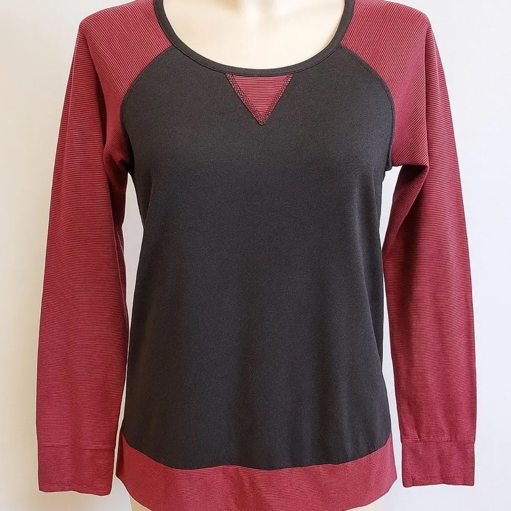 🔵 Karen Neuburger Black & Burgundy Raglan Sleeve Sweatshirt size small Red - Image 3