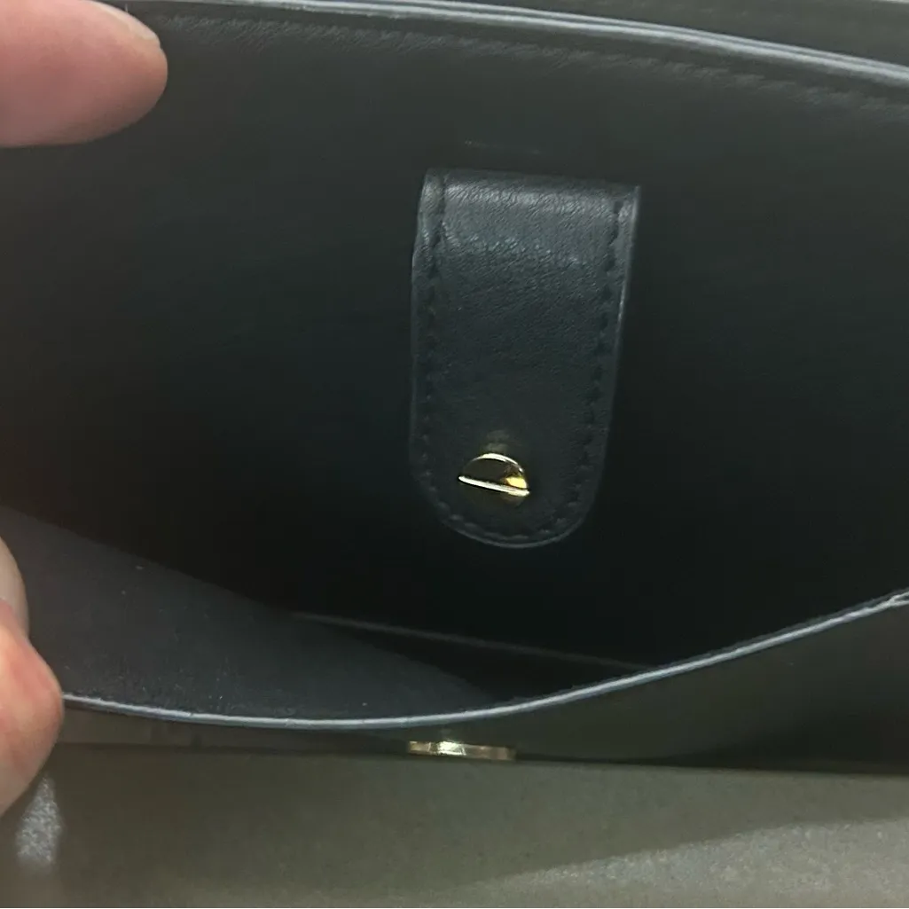 Bag Chic Black Crossbody Bag great shape no flaws— - Image 3