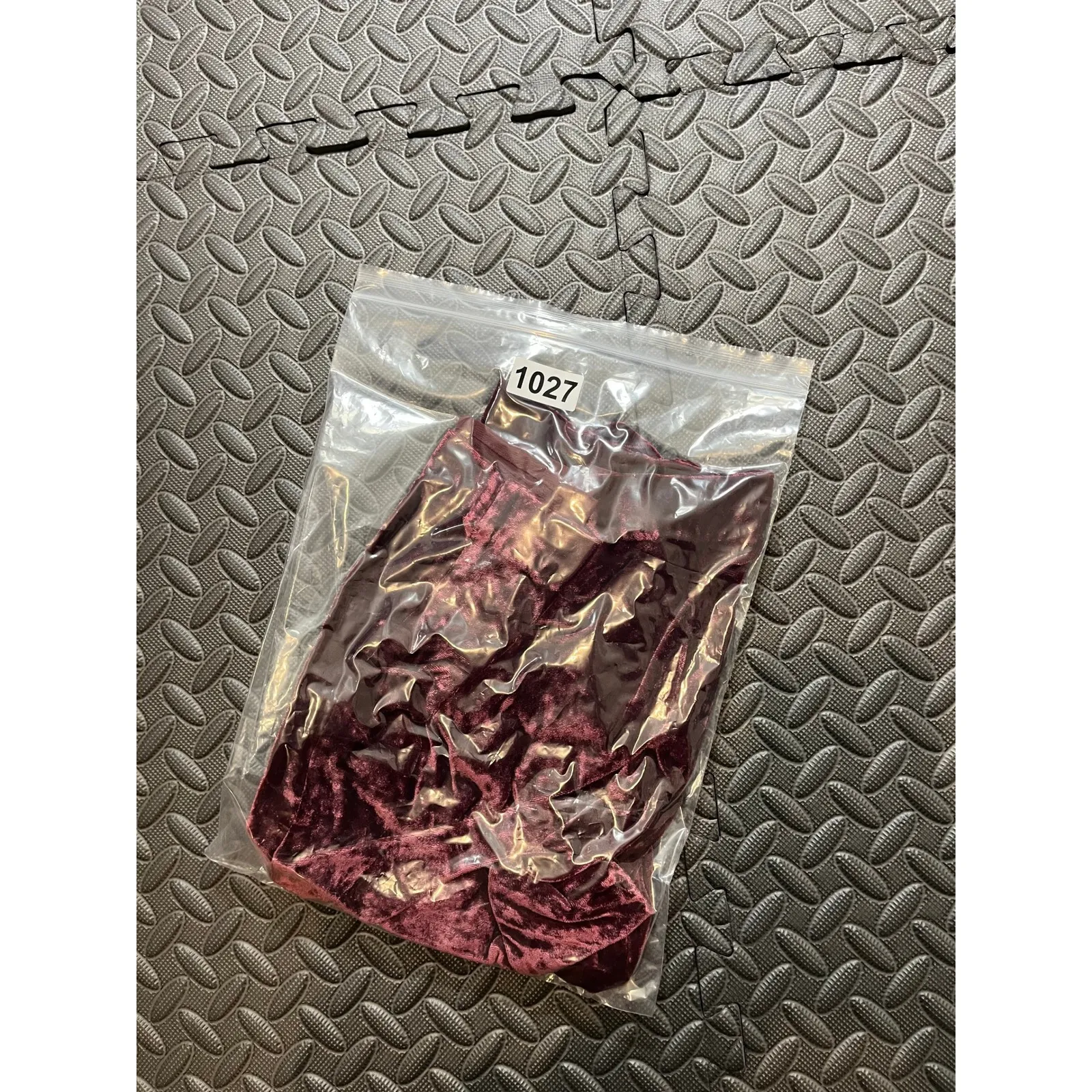 J. Crew Size 4 Deep Red Velvet Tank Sleeveless Top Tank Keyhole Button J4925 - Image 9