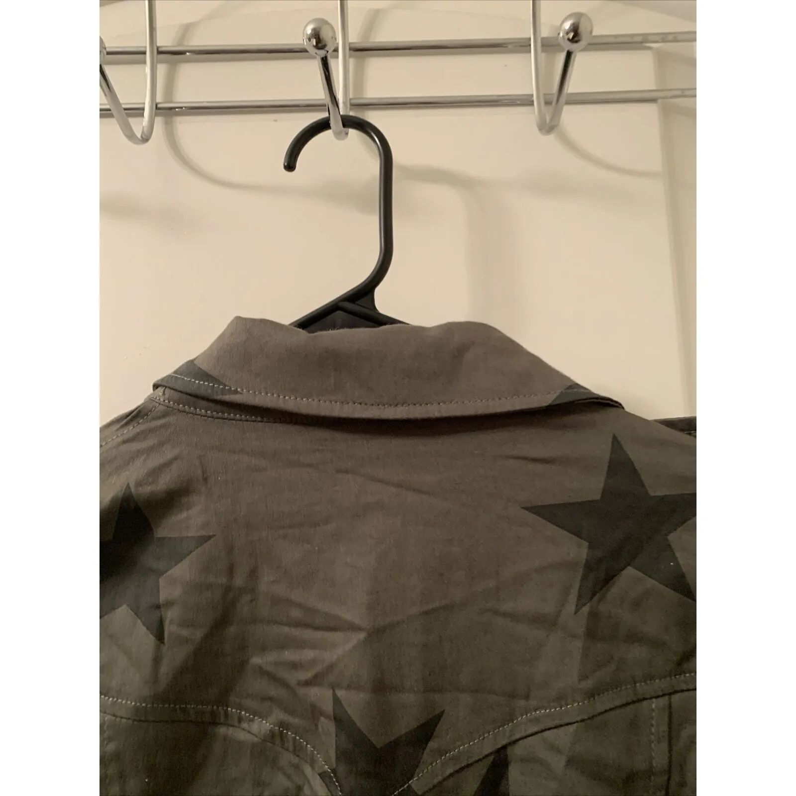 Knox Rose Women's Long Sleeve Button Up Shirt Green Star Choose Your Size - Image 6