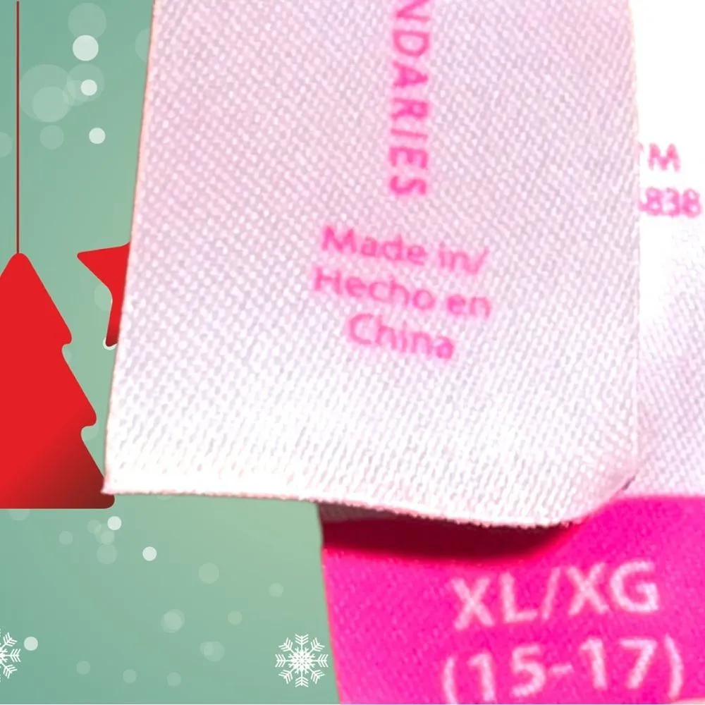 No boundaries cute red Christmas sweater! - Image 8