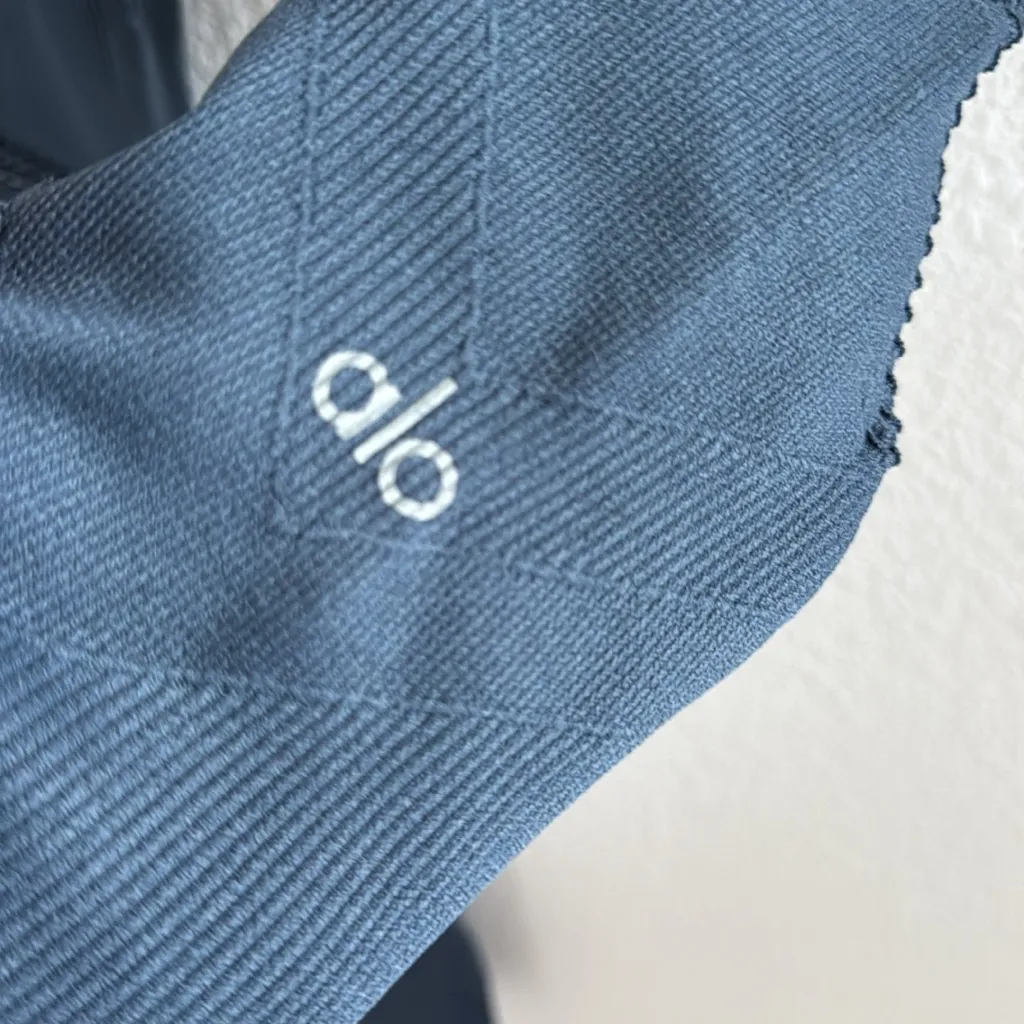 ALO Yoga Radiance High Waist Seamless Legging Blue Small - Image 6