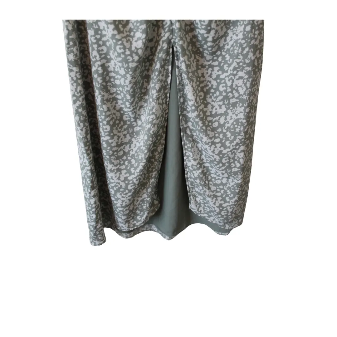 Abercrombie & Fitch Front Slit Skirt Green/White‎ Women's Size Small - Image 3