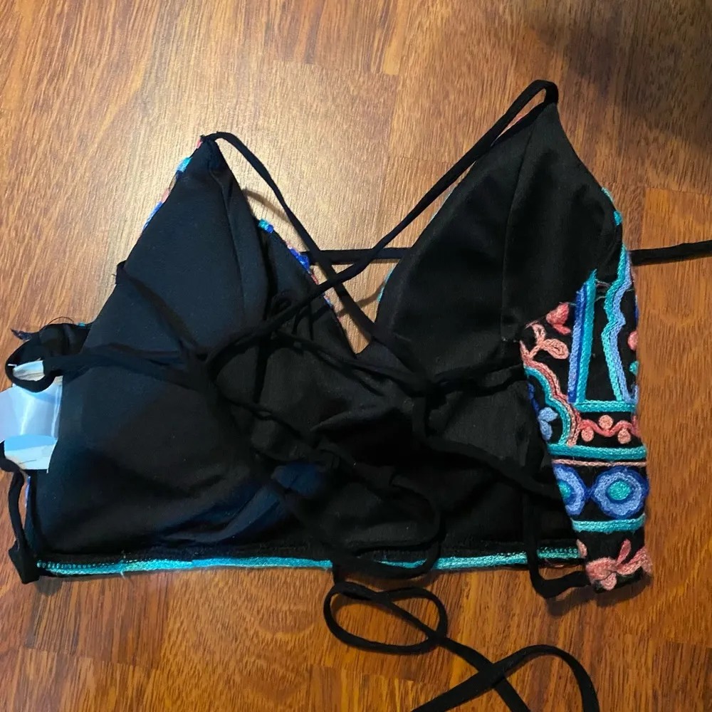 Embroidered Crop Top - Image 4