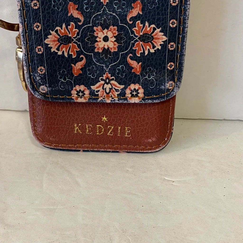 Kedzie Floral Patterned Wallet - Image 2