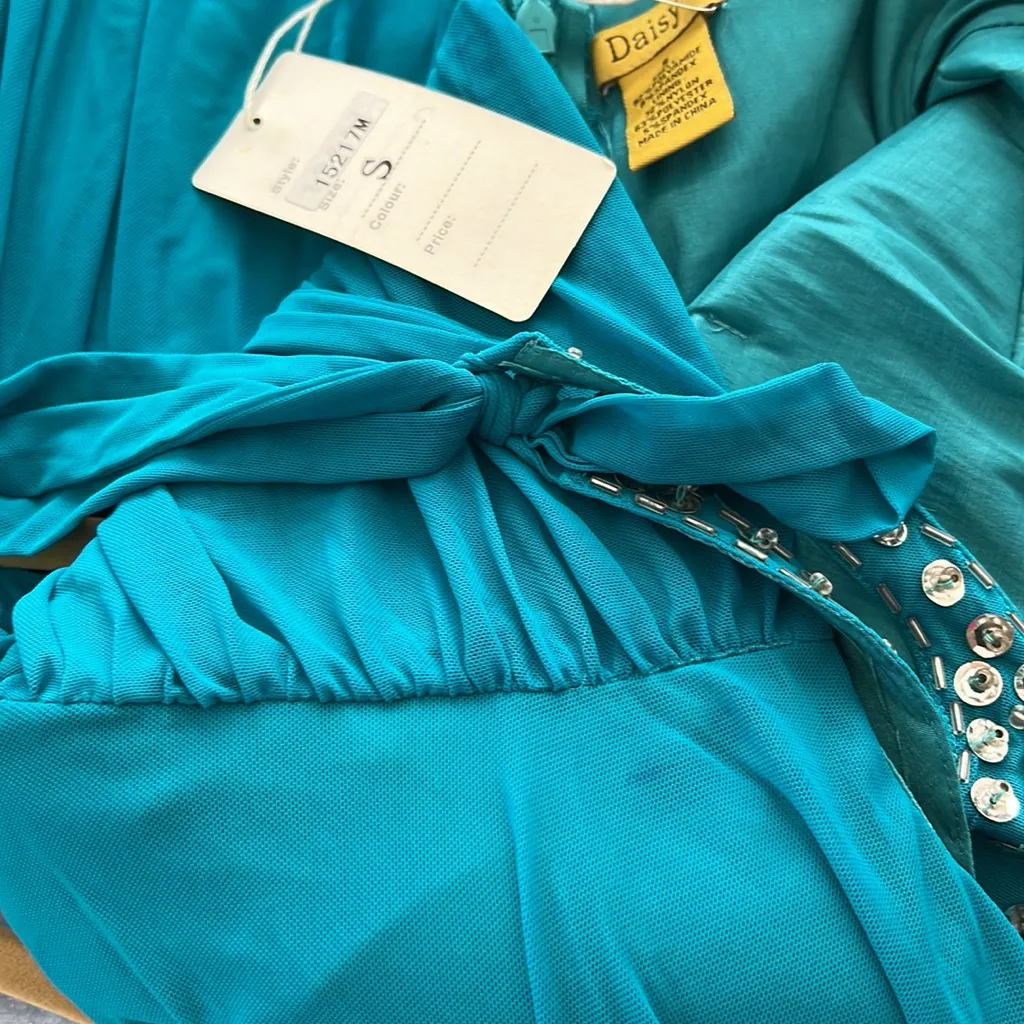 women size small turquoise party dress beads neckline halter lightweight teal Blue - Image 14